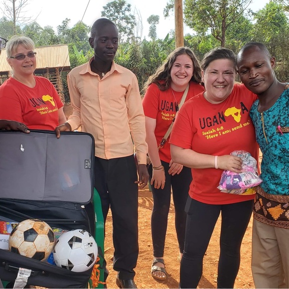 🙏 Meet your Posher, Coast2Coast Missions🌍 - Picture 9 of 14